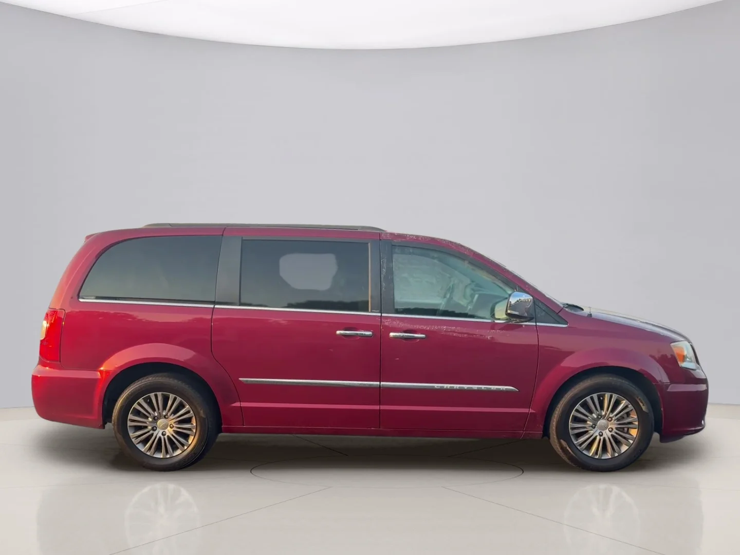 Used 2014 Red Chrysler TOURING L image 6
