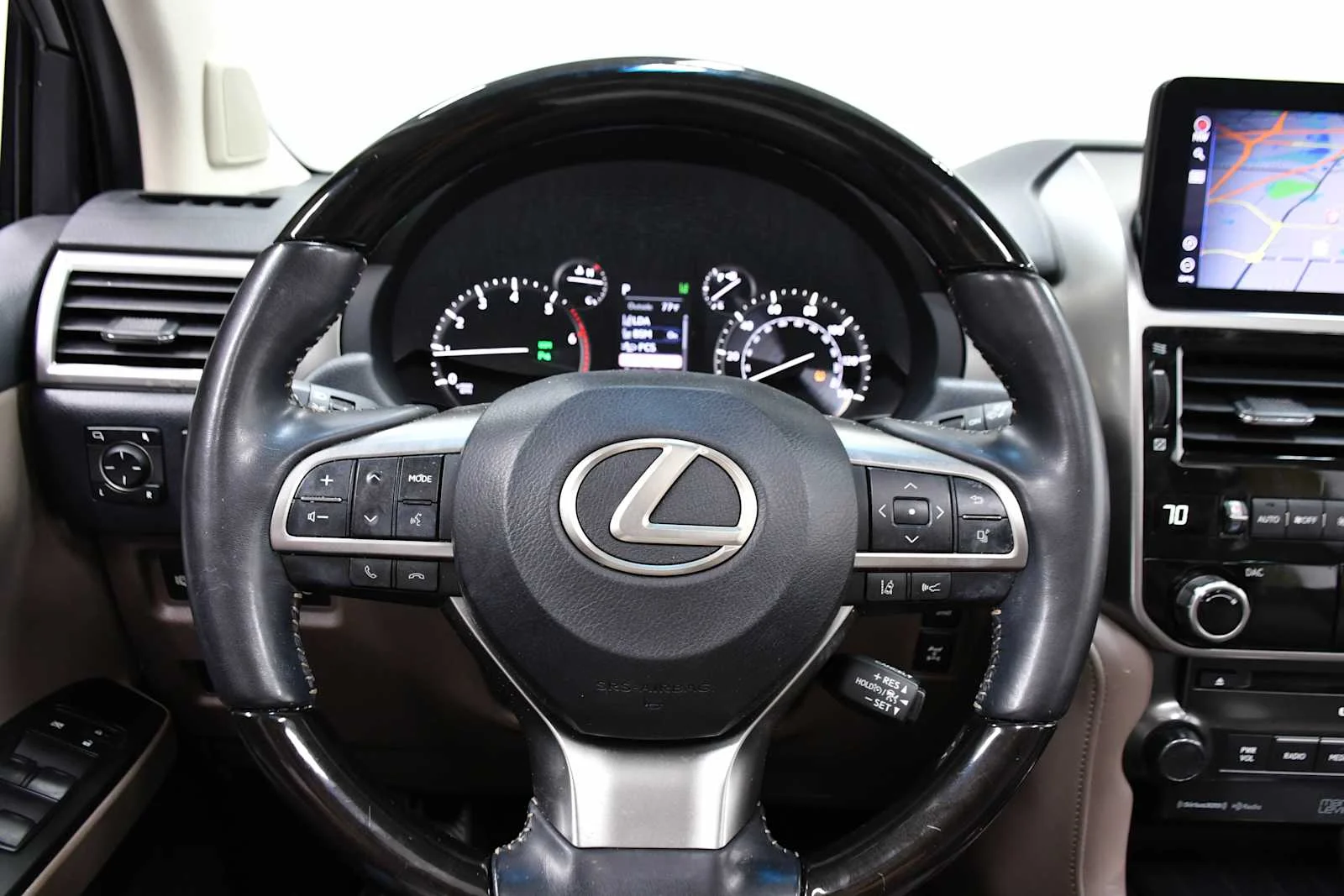 Used 2023 Eminent White Pearl Lexus Premium image 17