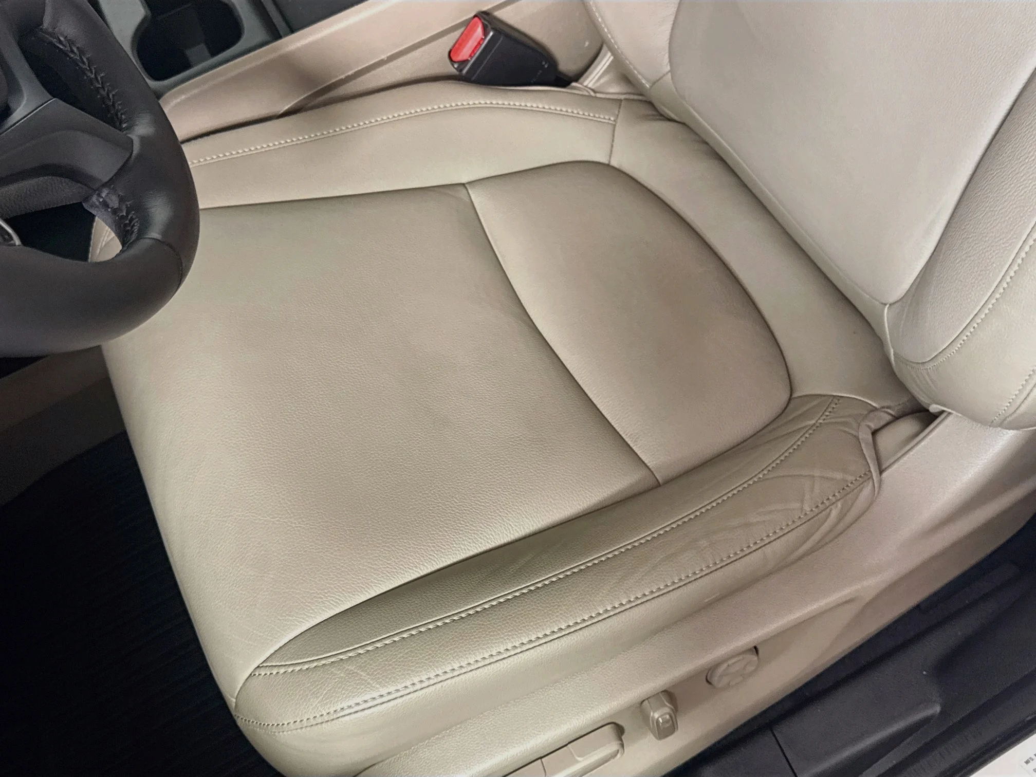 Used 2019 White Diamond Pearl Honda EX-L image 17