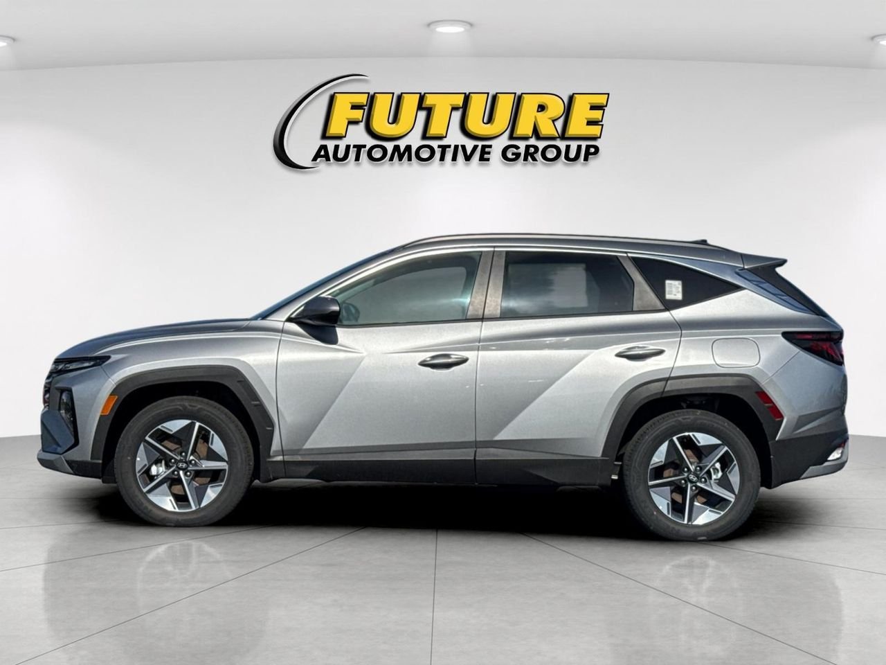 New 2025 Silver Hyundai SEL image 6