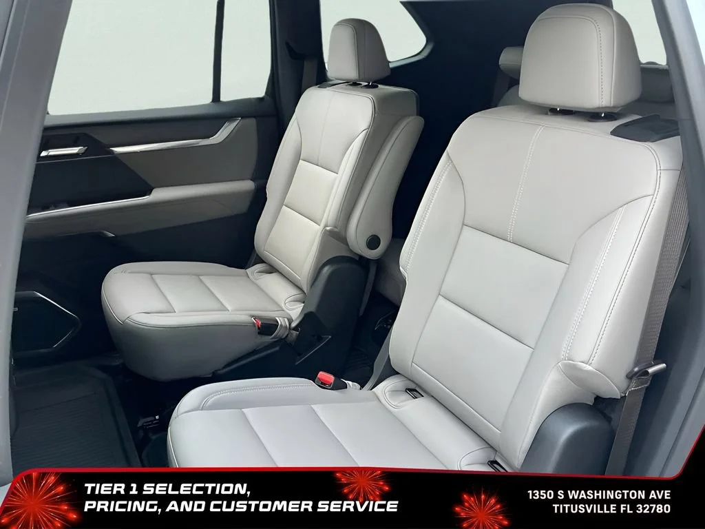 New 2026 Glacier White Tricoat GMC Elevation image 29