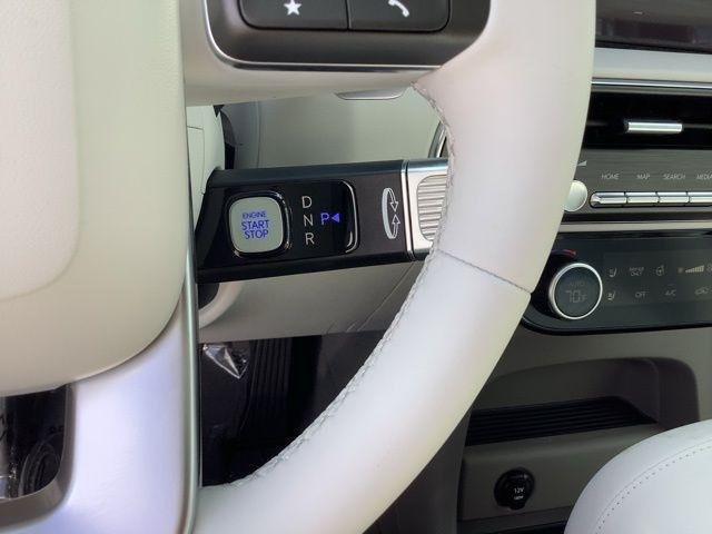 New 2026 White Pearl Hyundai SEL Premium image 32