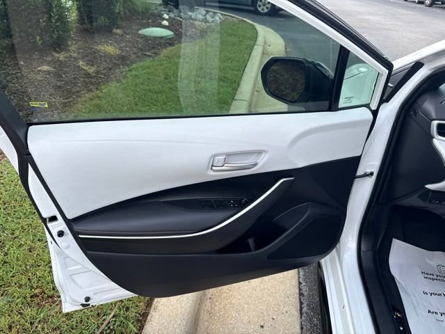 Used 2025 White Toyota SE image 21