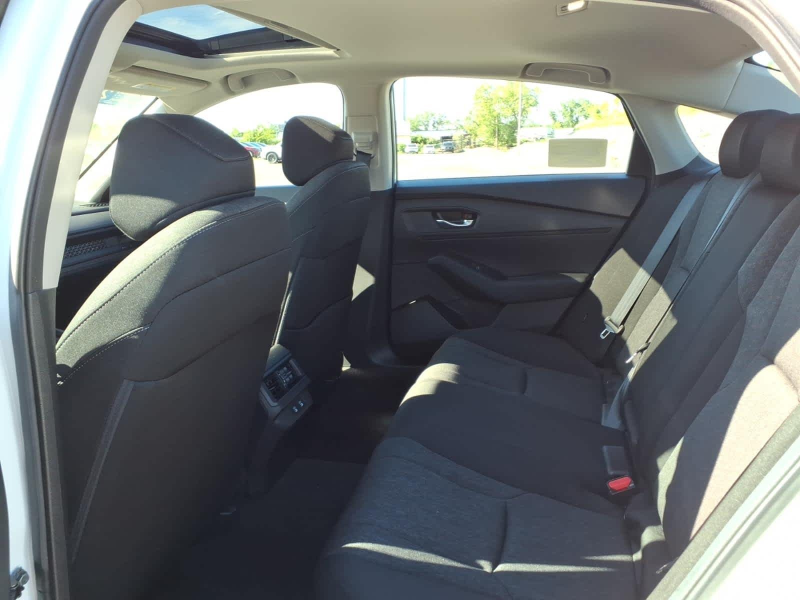 2025 Honda Accord SE - Photo 12