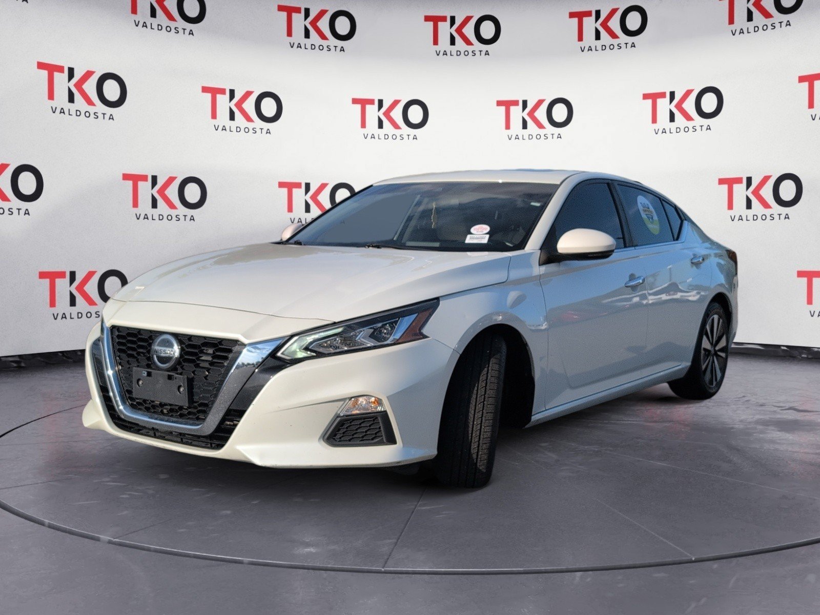 Used 2022 Pearl White Tricoat Nissan 2.5 SV image 11