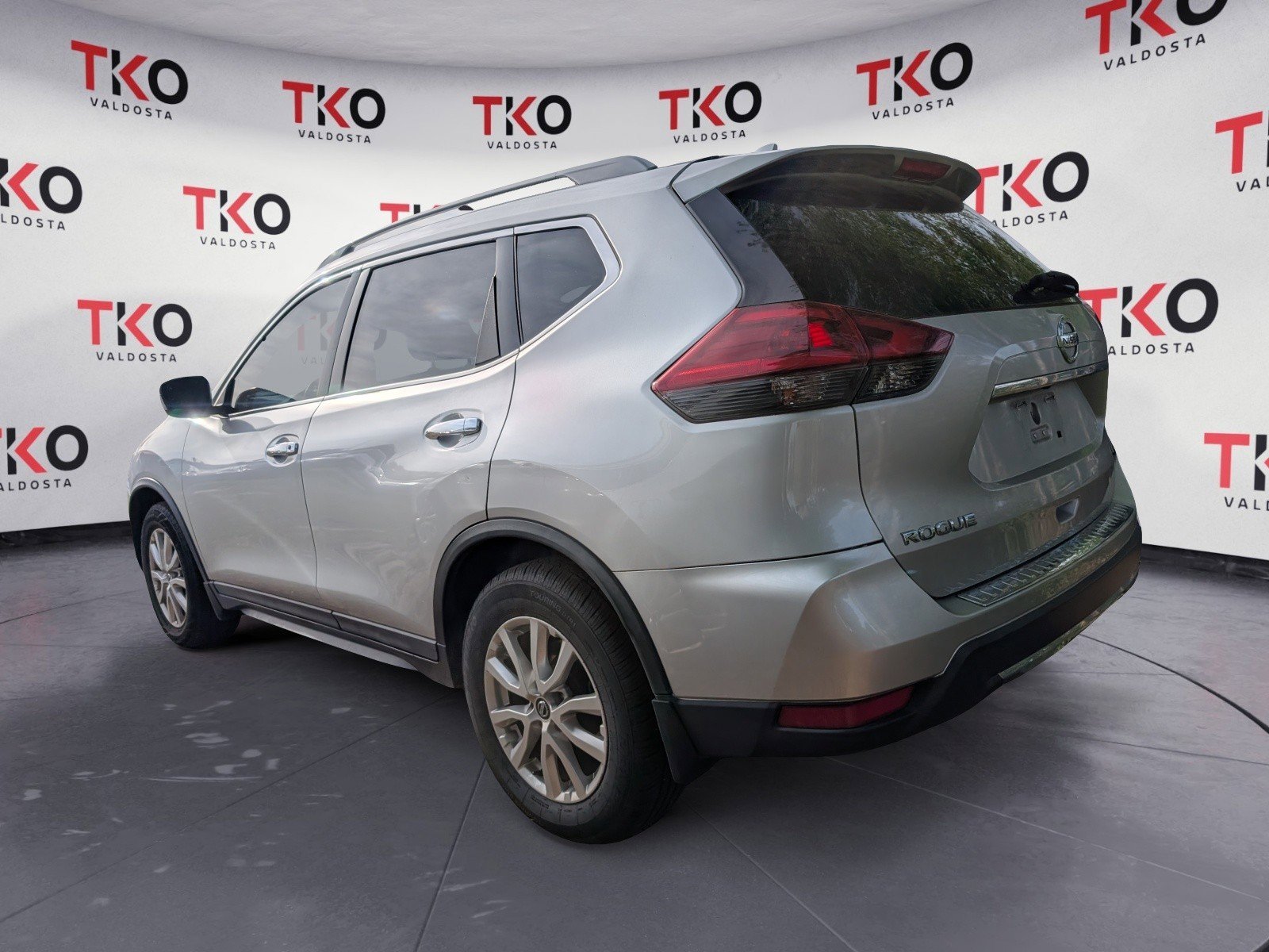Used 2019 Brilliant Silver Metallic Nissan SV image 3