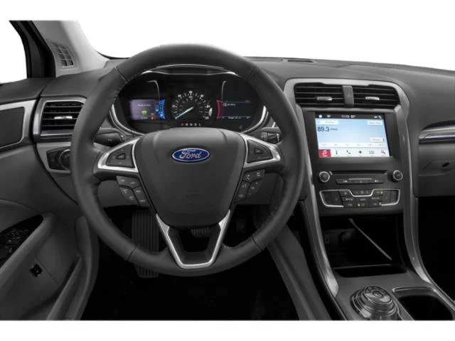 Used 2018  Ford SE image 7
