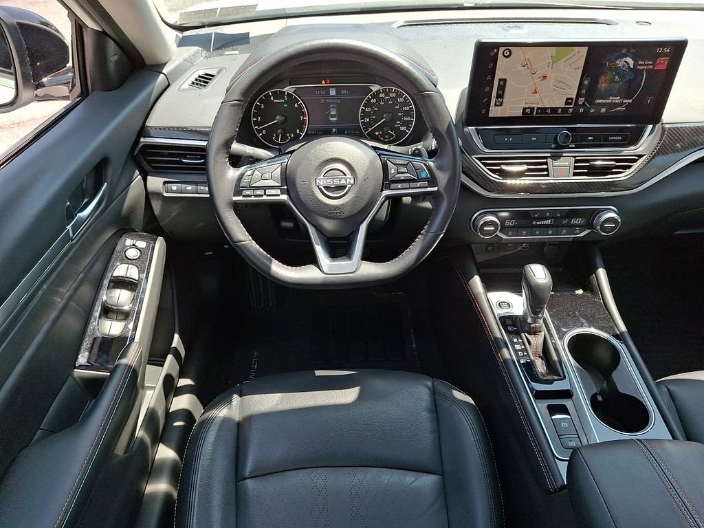 Used 2024 White Nissan 2.0 SR image 12