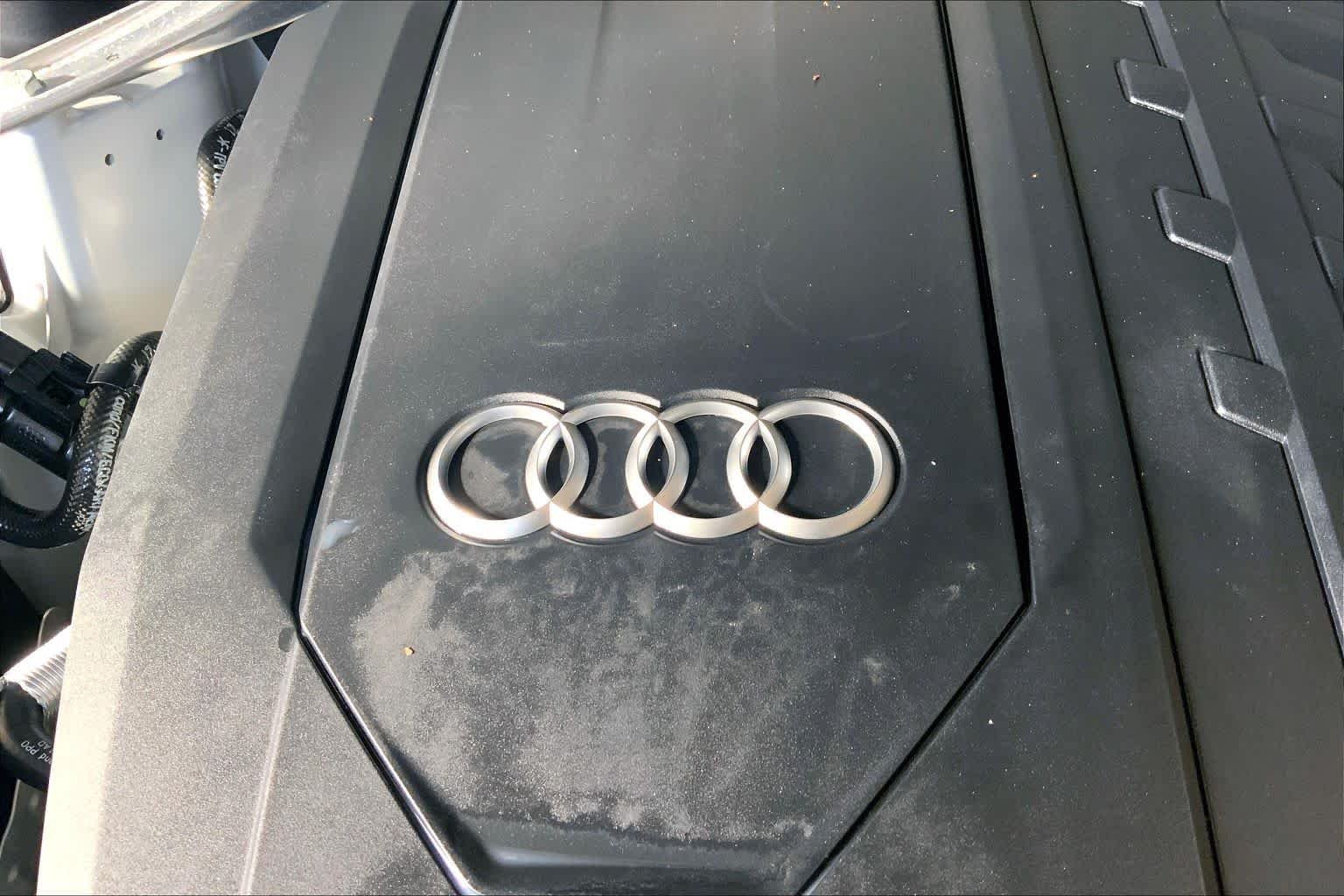 Used 2022 Florett Silver Metallic Audi Premium image 33