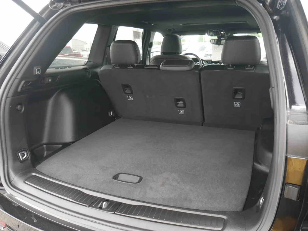 Certified Used 2024 Black Jeep Altitude X image 9