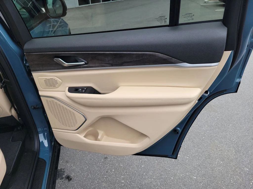 New 2026 Steel Blue Exterior Paint Jeep Limited image 30