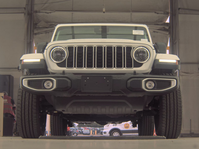Used 2025 White Jeep Sahara 4xe image 10