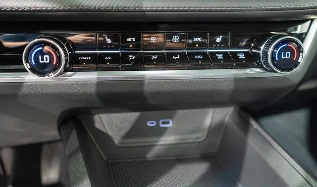 2027 Chevrolet Equinox LT - Photo 20