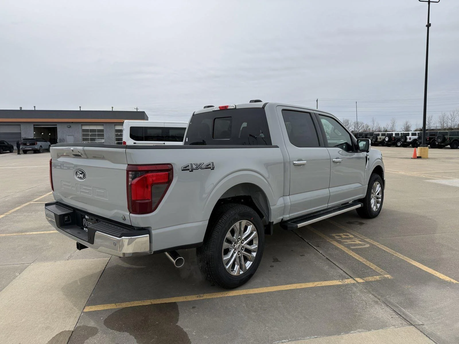 New 2026 Avalanche Ford XLT image 9