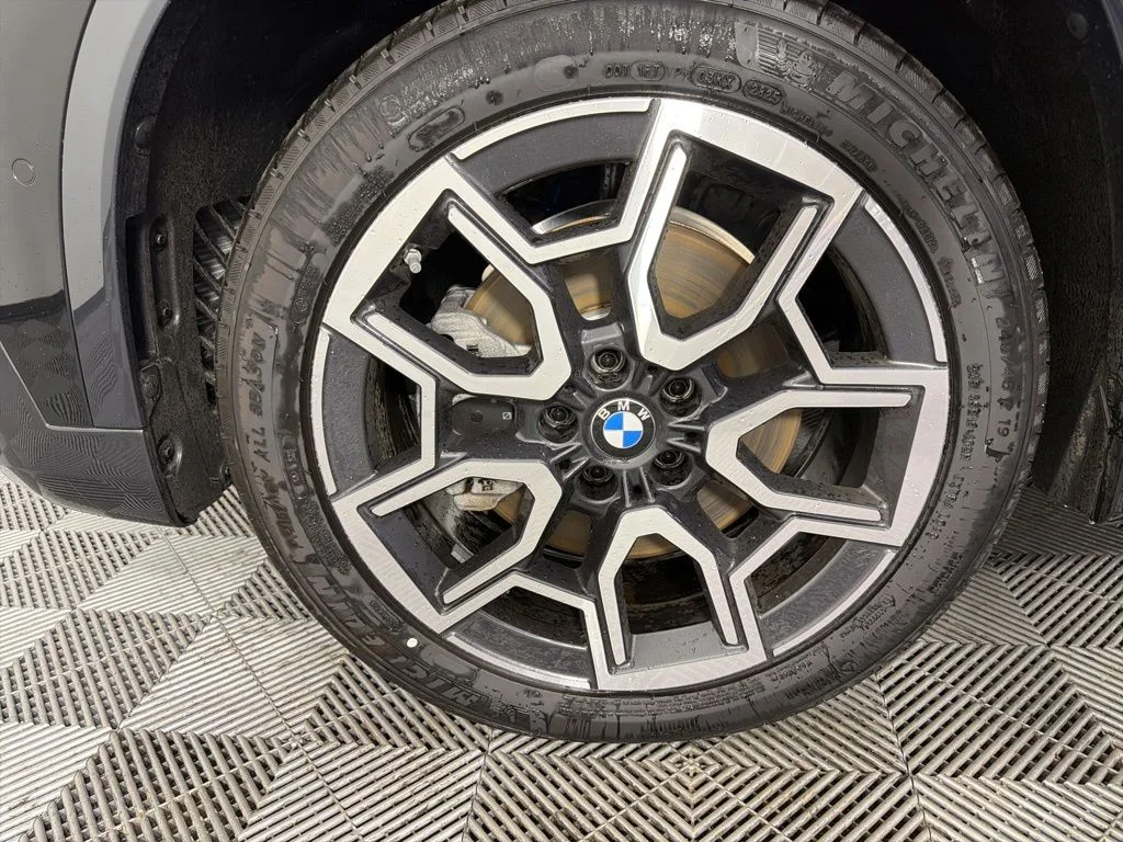 Used 2026 Black Sapphire Metallic BMW xDrive28i image 10