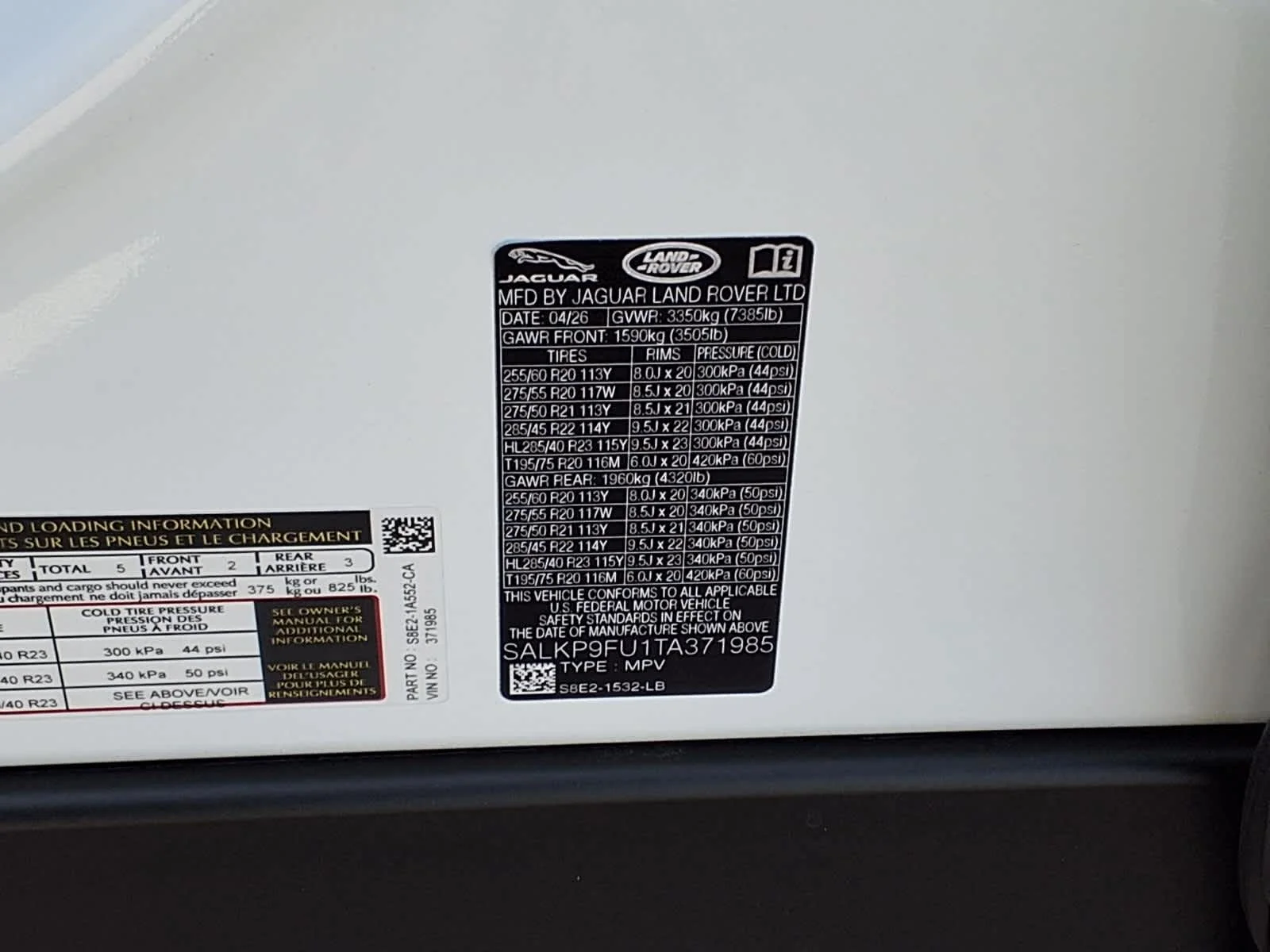 New 2026 Fuji White Land Rover SE image 23