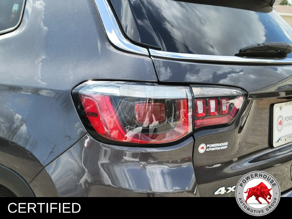 Used 2019 Gray Jeep Latitude image 12