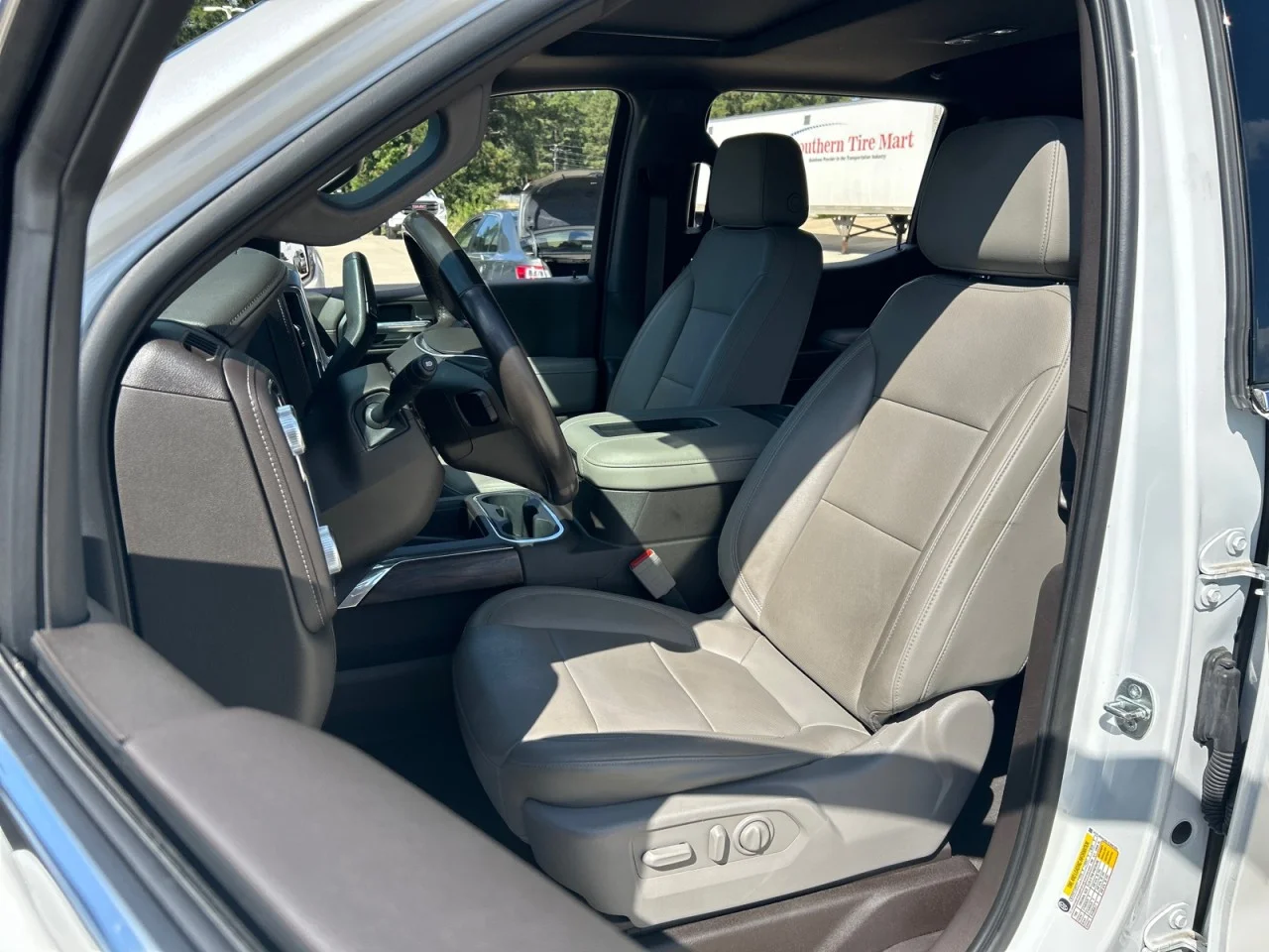 Used 2020 WHITE FROST TRICOAT GMC SLT image 18