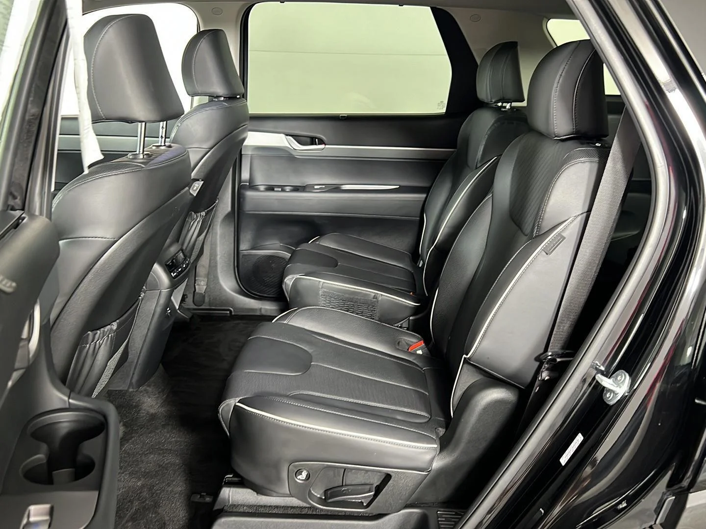 Used 2025 Abyss Black Pearl Hyundai XRT image 12