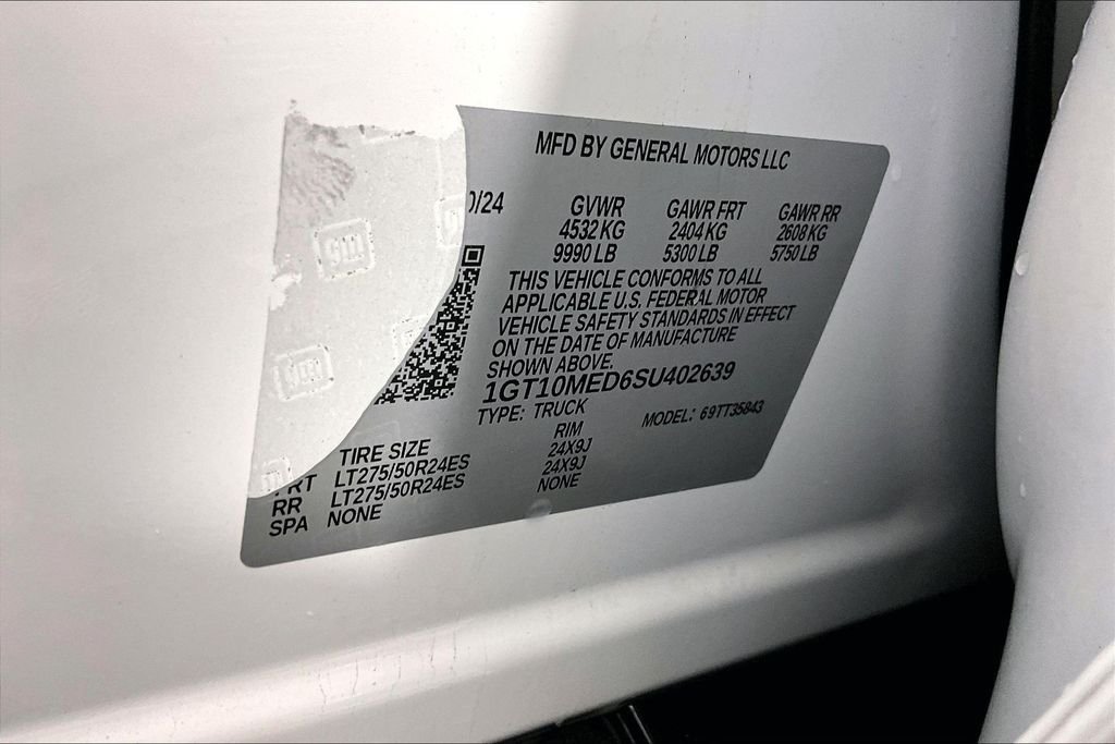 Used 2025 White GMC Denali image 17