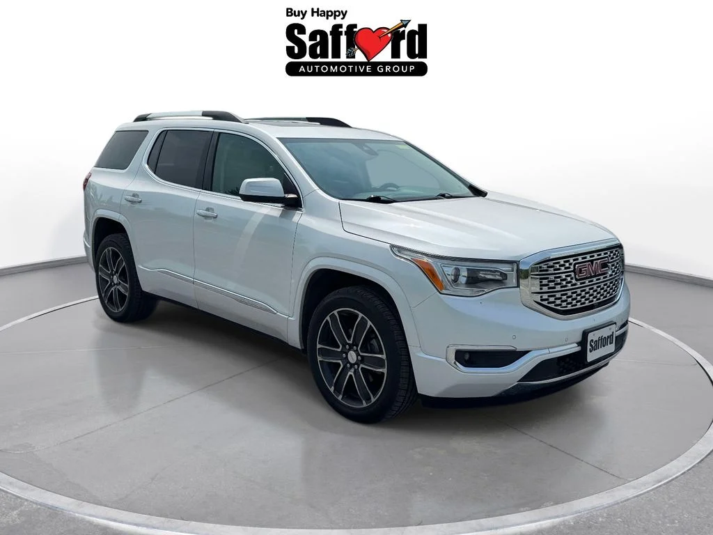 Used 2017 White GMC Denali image 4