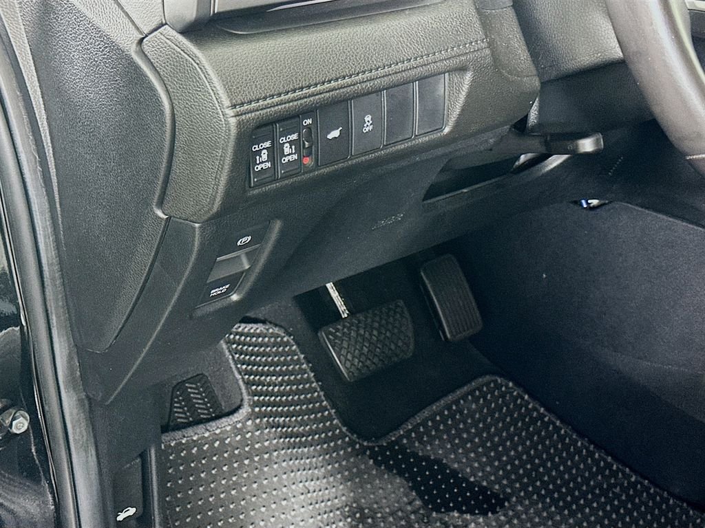 Used 2025 Crystal Black Pearl Honda Sport-L image 10