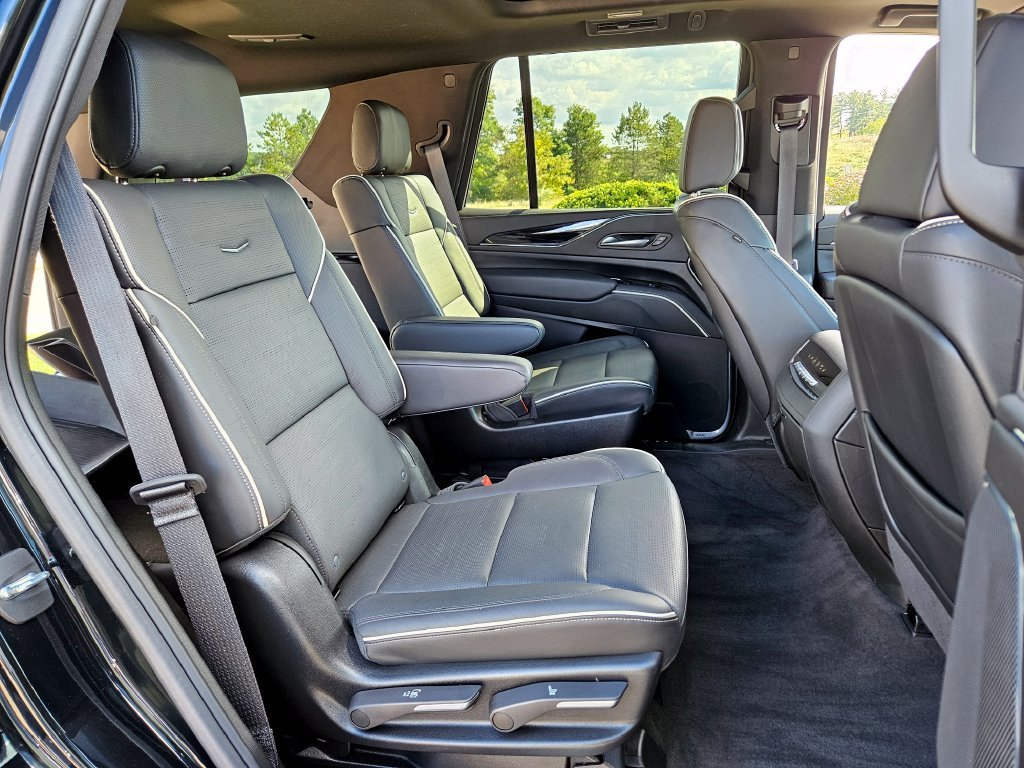 2023 Cadillac Escalade Sport - Photo 14
