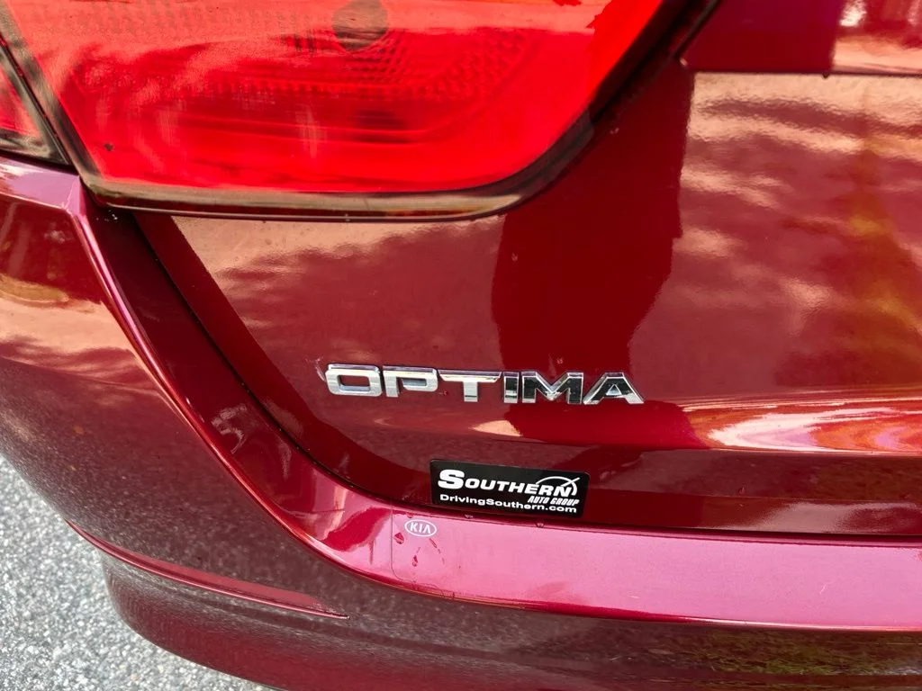 Used 2015 Red Kia EX image 11