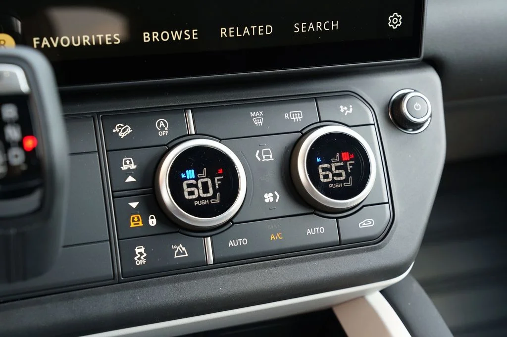 New 2026 Tasman Blue Land Rover X-Dynamic SE image 29