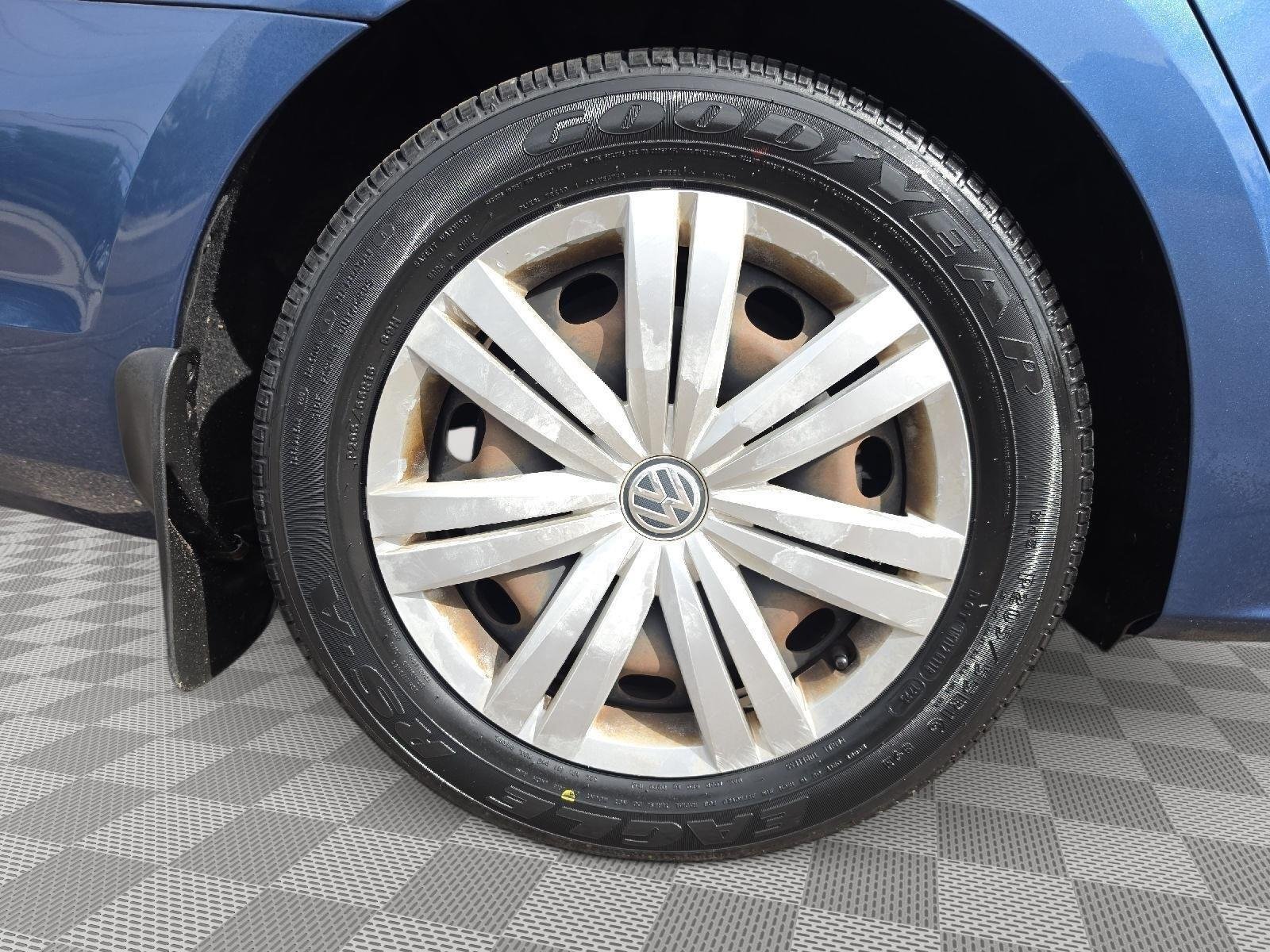 Used 2017 Silk Blue Metallic Volkswagen 1.4T S image 20