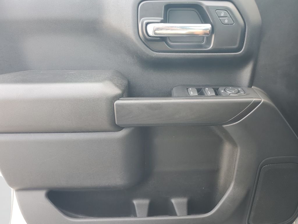 Used 2022 Silver Chevrolet Custom image 18