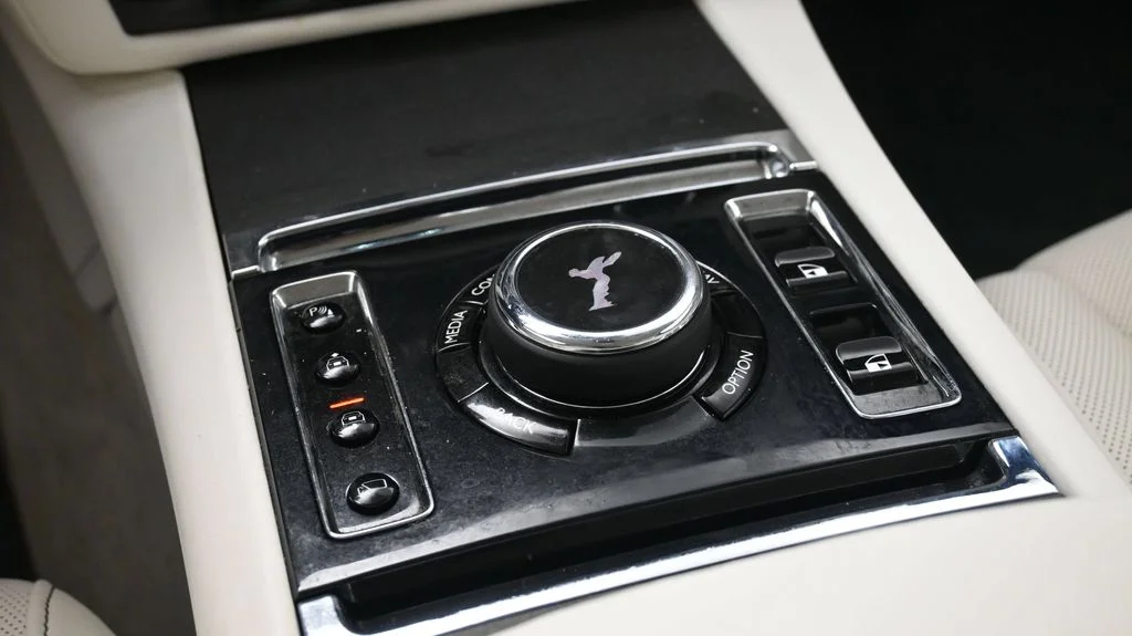 Certified Used 2022 White Rolls-Royce  image 19