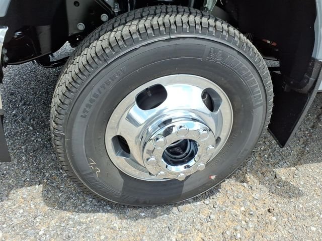 New 2026 Glacier Gray Metallic Tri-Coat Ford F-350® Lariat® image 6