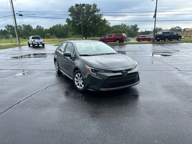 Certified Used 2024  Toyota LE image 3