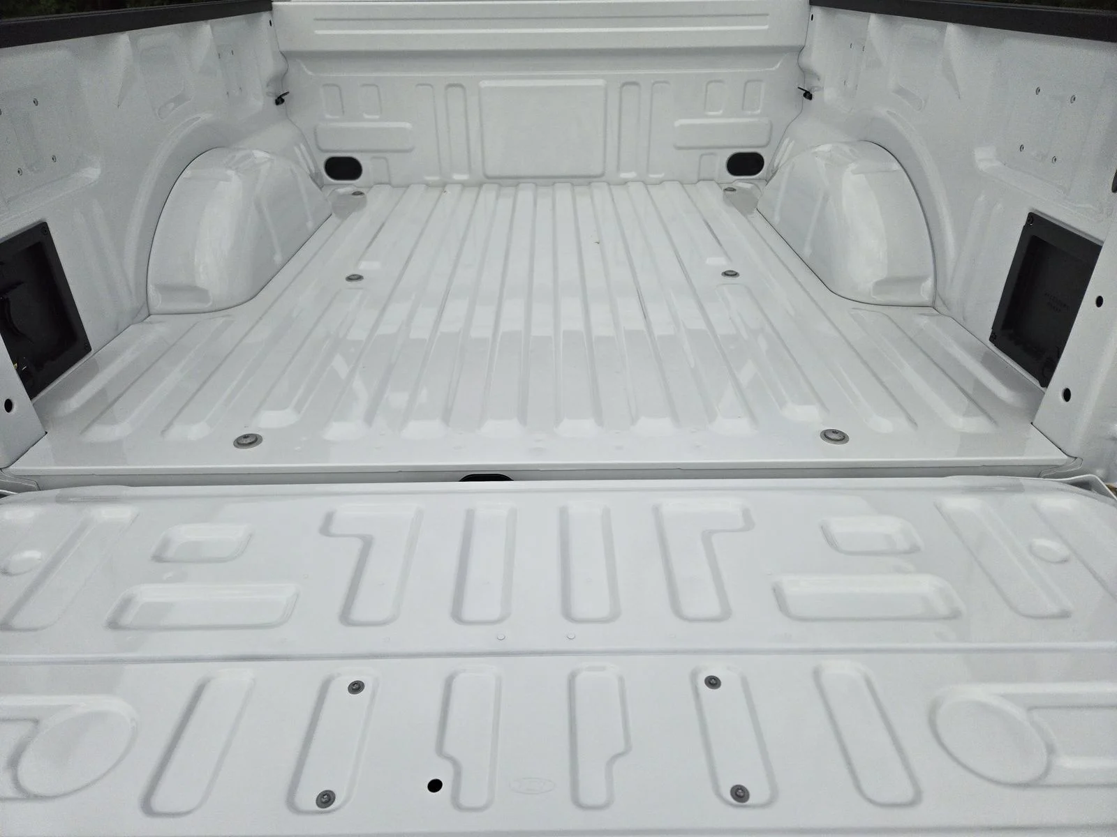 New 2026 Oxford White Ford Lariat® image 20