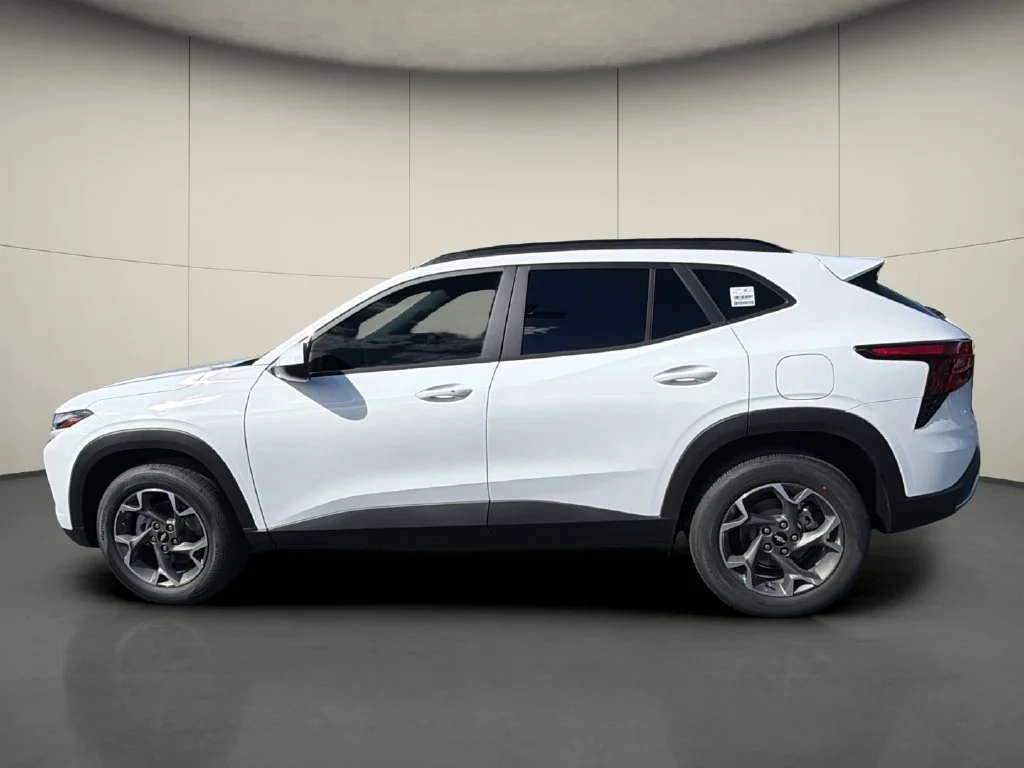 New 2026 Summit White Chevrolet LT image 4