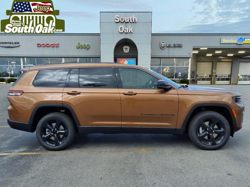 New 2026 Copper Shino Metallic Clear-Coat Exterior Paint Jeep Limited image 2