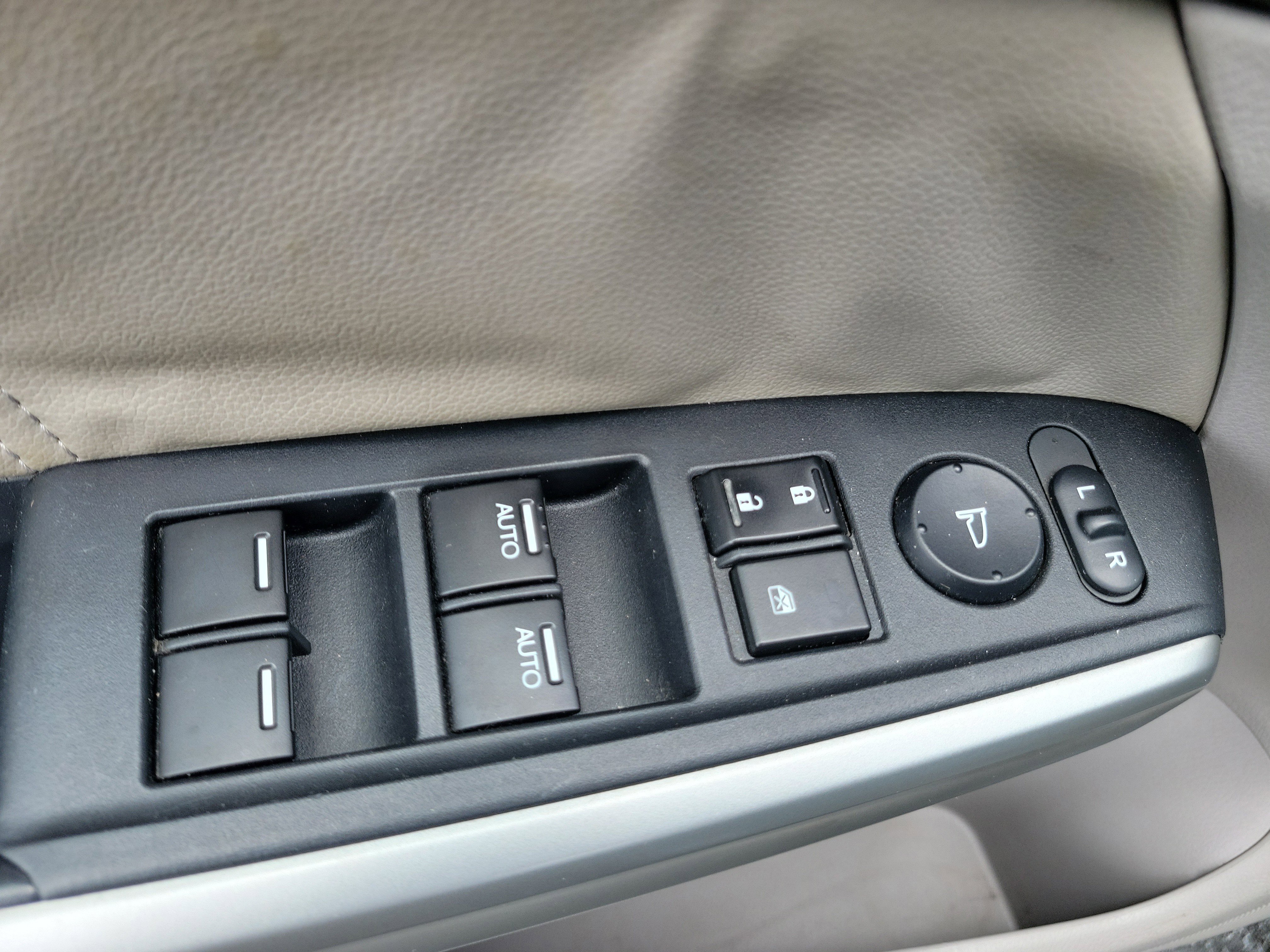 Used 2009 Gray Honda EX-L image 19