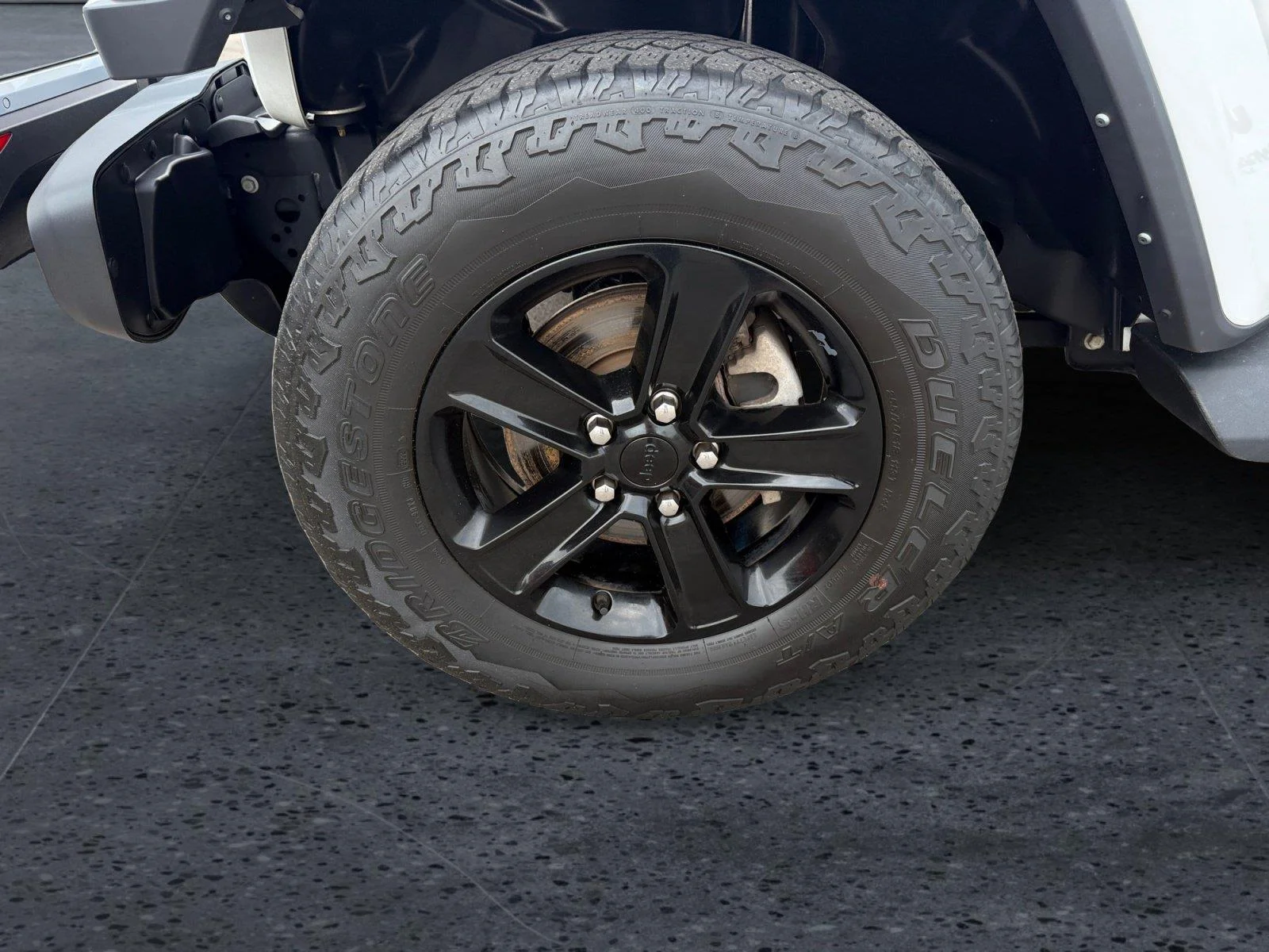 Used 2022 Bright White Clearcoat Jeep Unlimited Sahara Altitude image 10