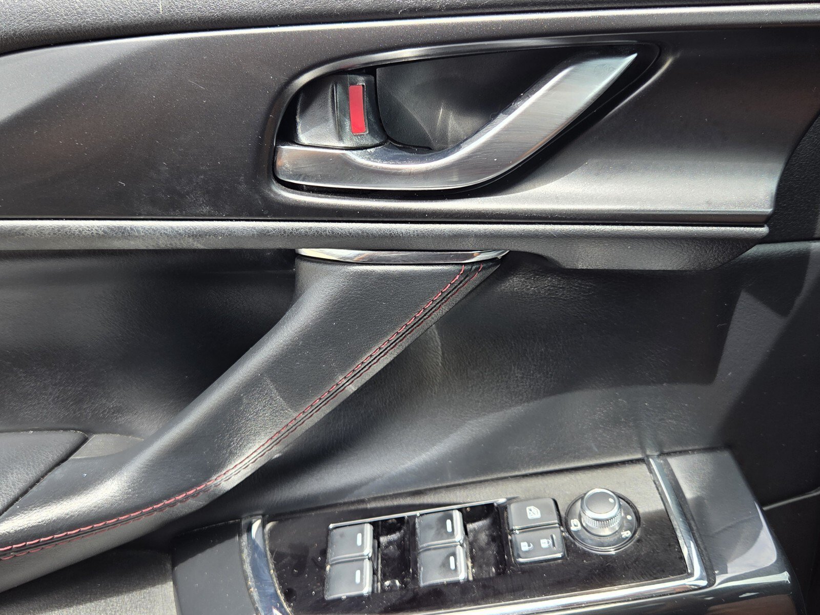 Used 2022 Polymetal Gray Metallic Mazda Carbon Edition image 15
