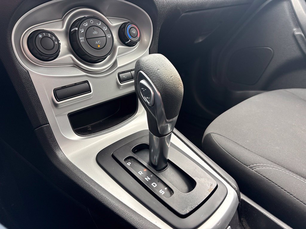 Used 2017 Gray Ford SE image 26