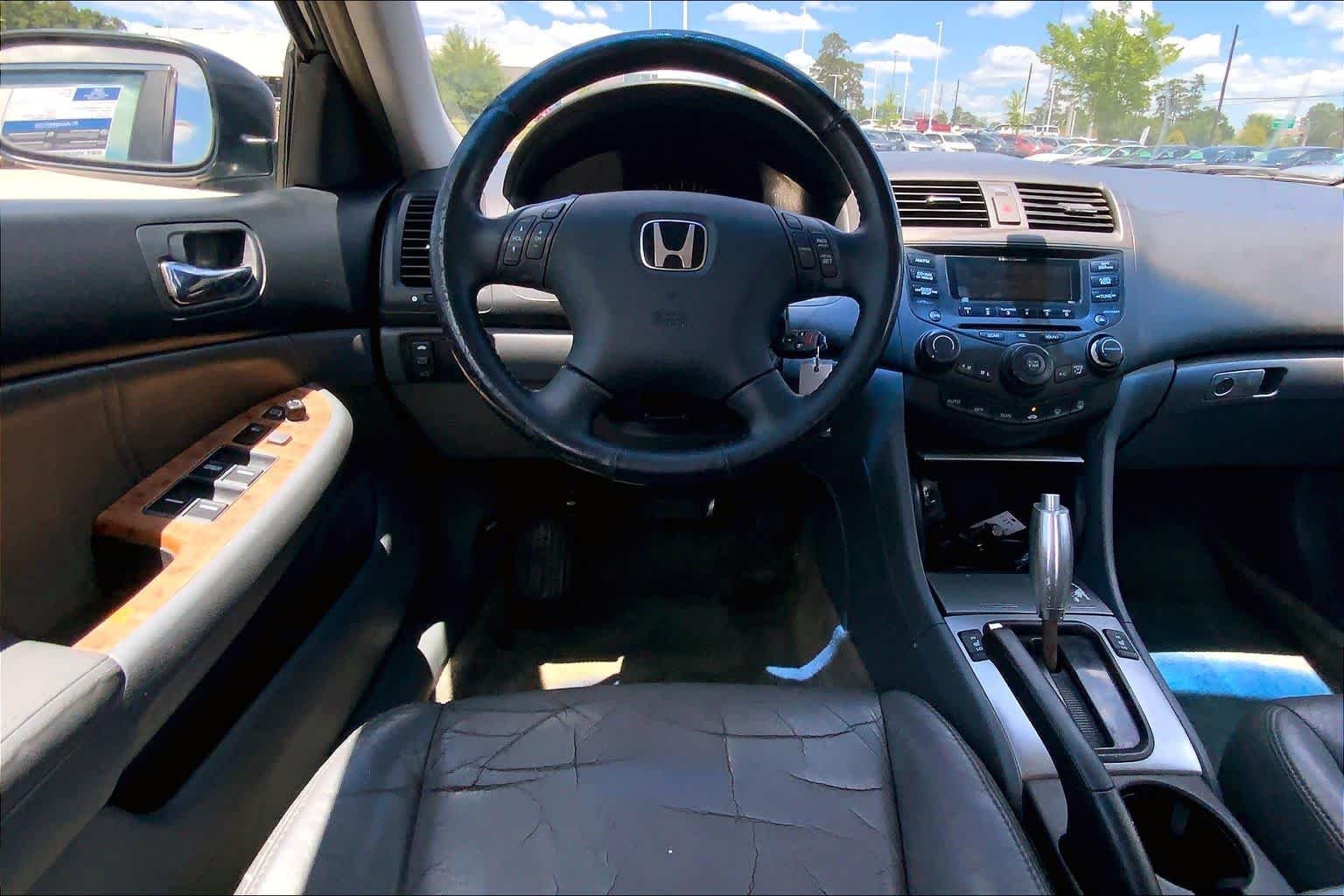 Used 2005 Graphite Pearl Honda EX-L image 5