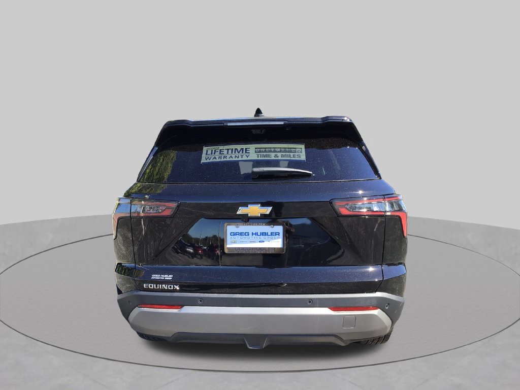 2027 Chevrolet Equinox LT - Photo 8