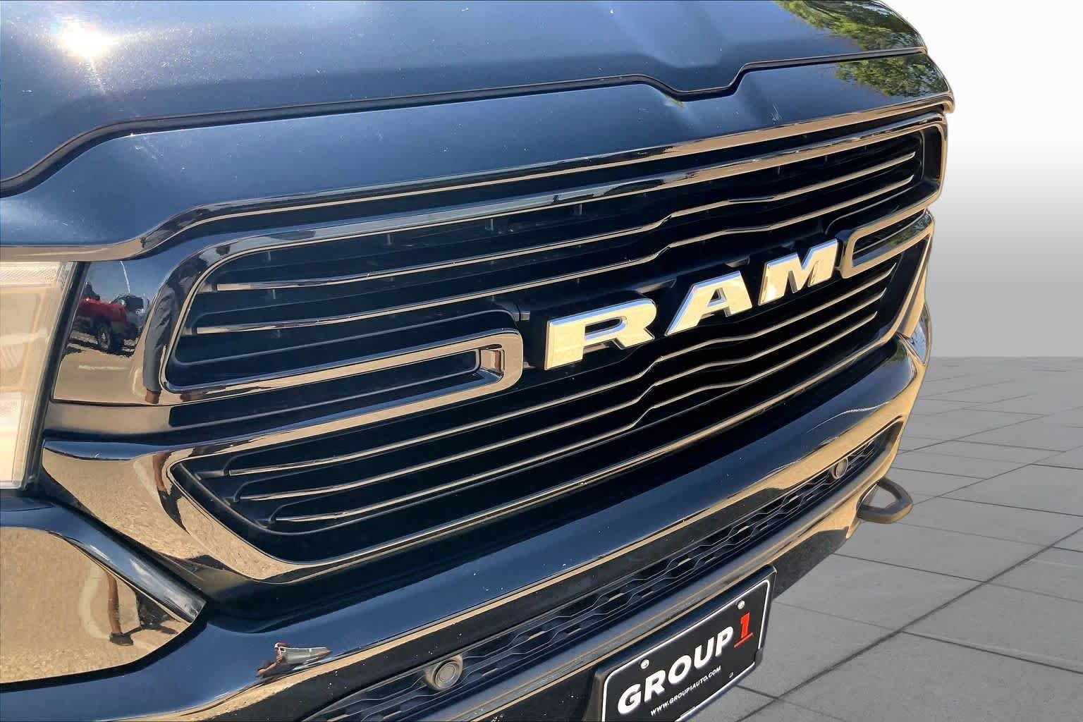 Used 2019 Diamond Black Crystal Pearlcoat Ram Laramie image 37