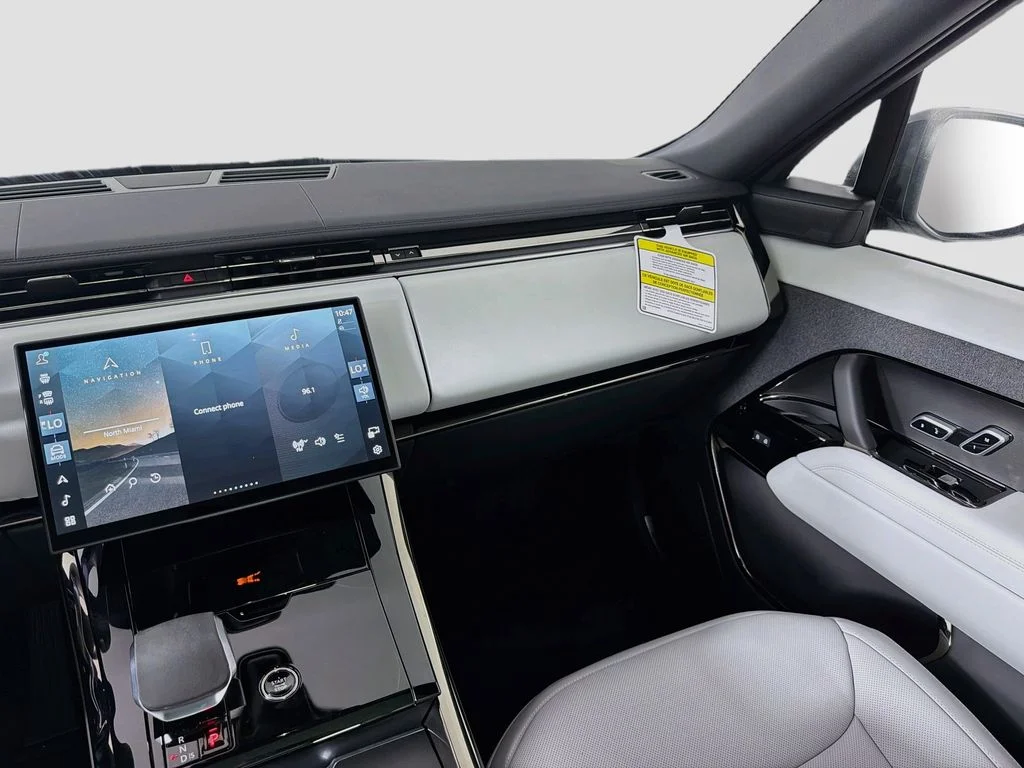 New 2026 Santorini Black Land Rover SE image 25