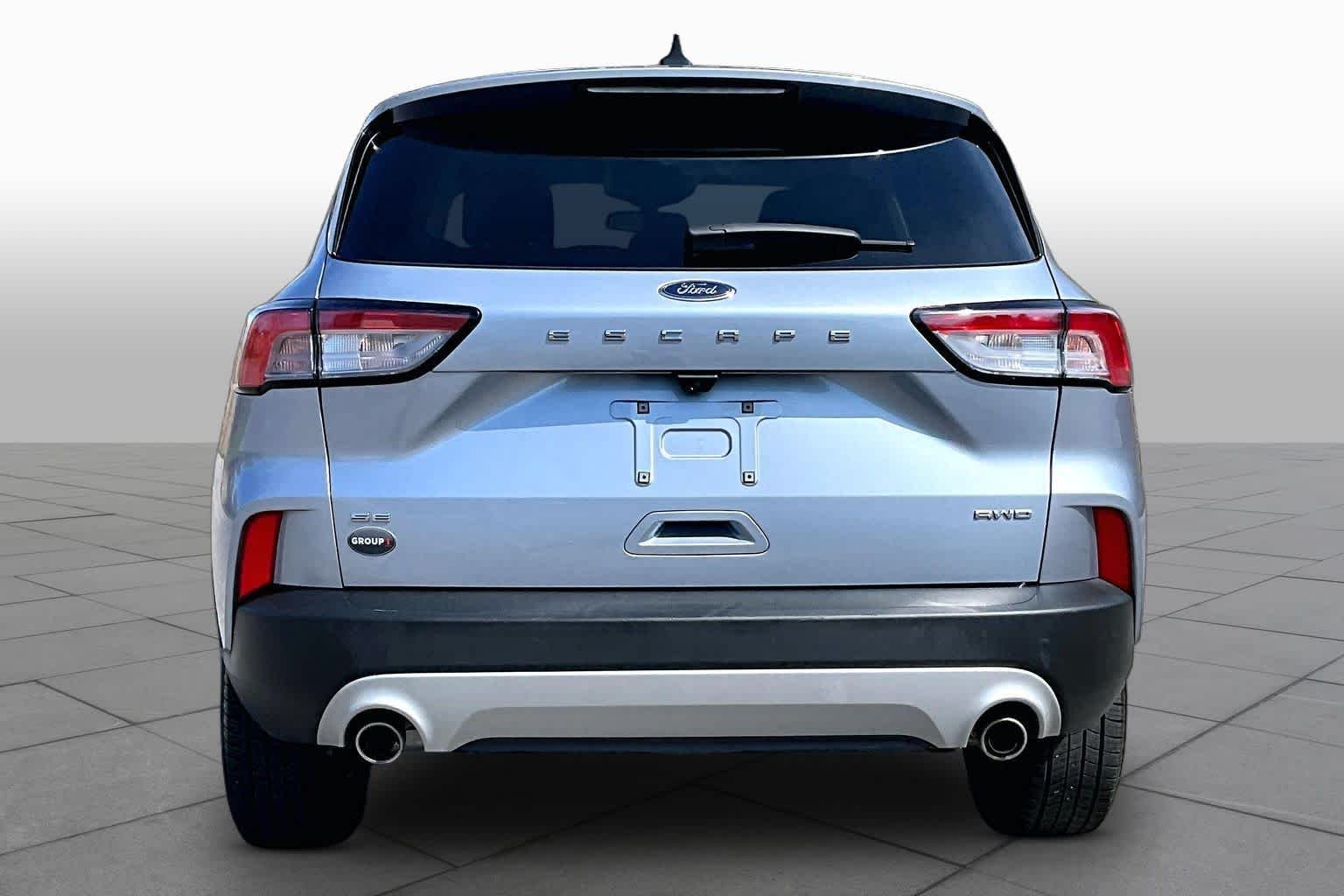 Used 2022 Iced Blue Silver Ford SE image 5