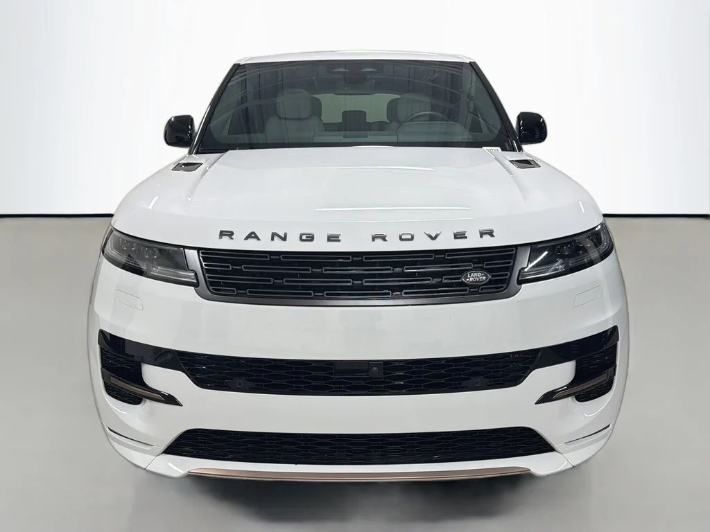 Used 2026 White Land Rover Dynamic SE image 6