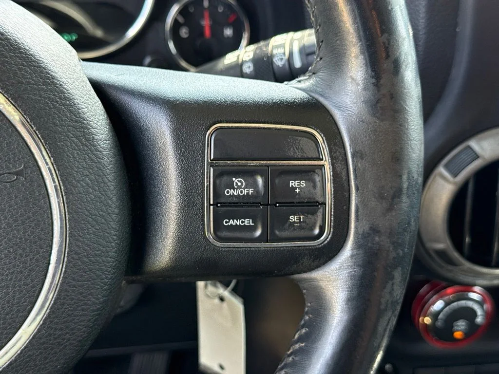 Used 2013 Bright White Jeep Unlimited Sport image 27