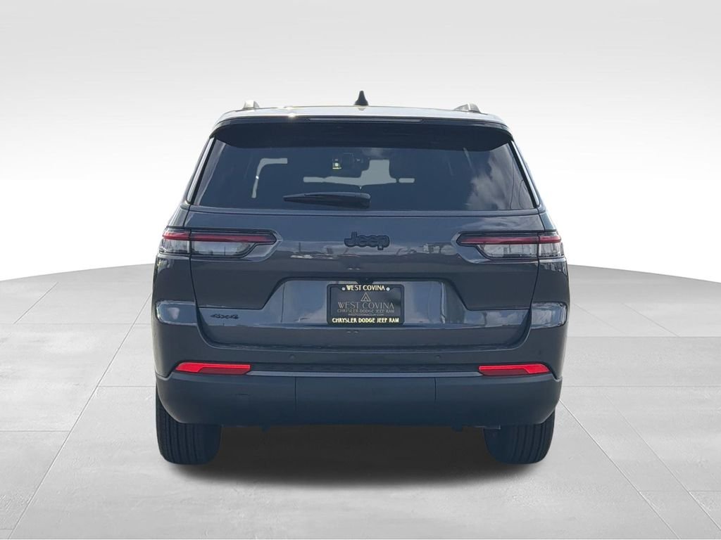 New 2026 Baltic Gray Metallic Clear-Coat Exterior Paint Jeep Altitude image 4