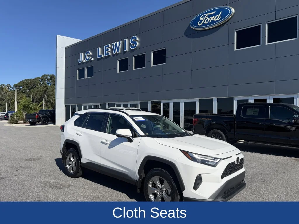 Certified Used 2025 Ice Toyota XLE image 2